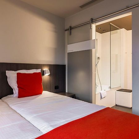Square Hotel Кортрейк Экстерьер фото
