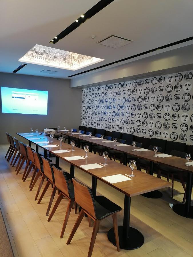 Square Hotel Кортрейк Экстерьер фото