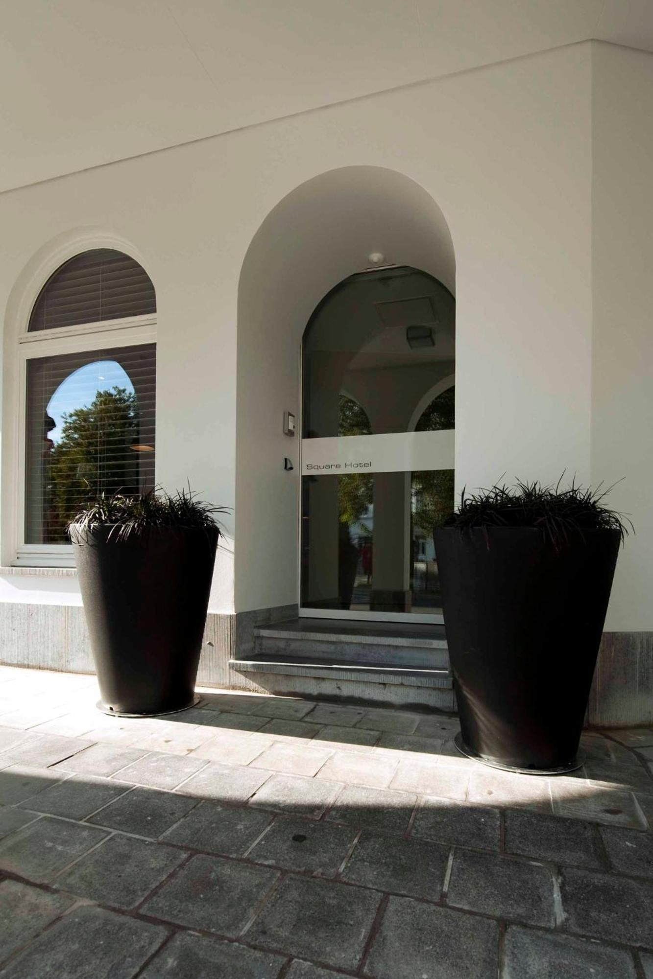 Square Hotel Кортрейк Экстерьер фото
