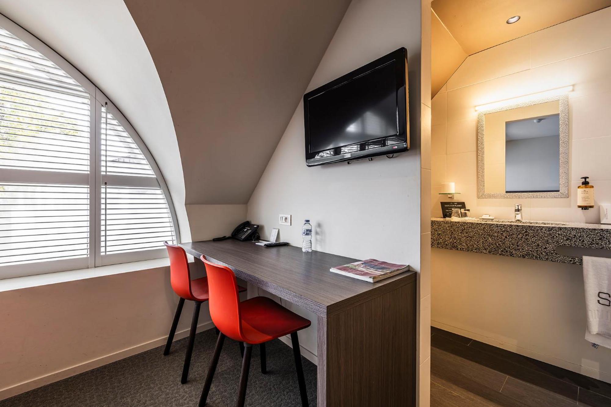 Square Hotel Кортрейк Экстерьер фото