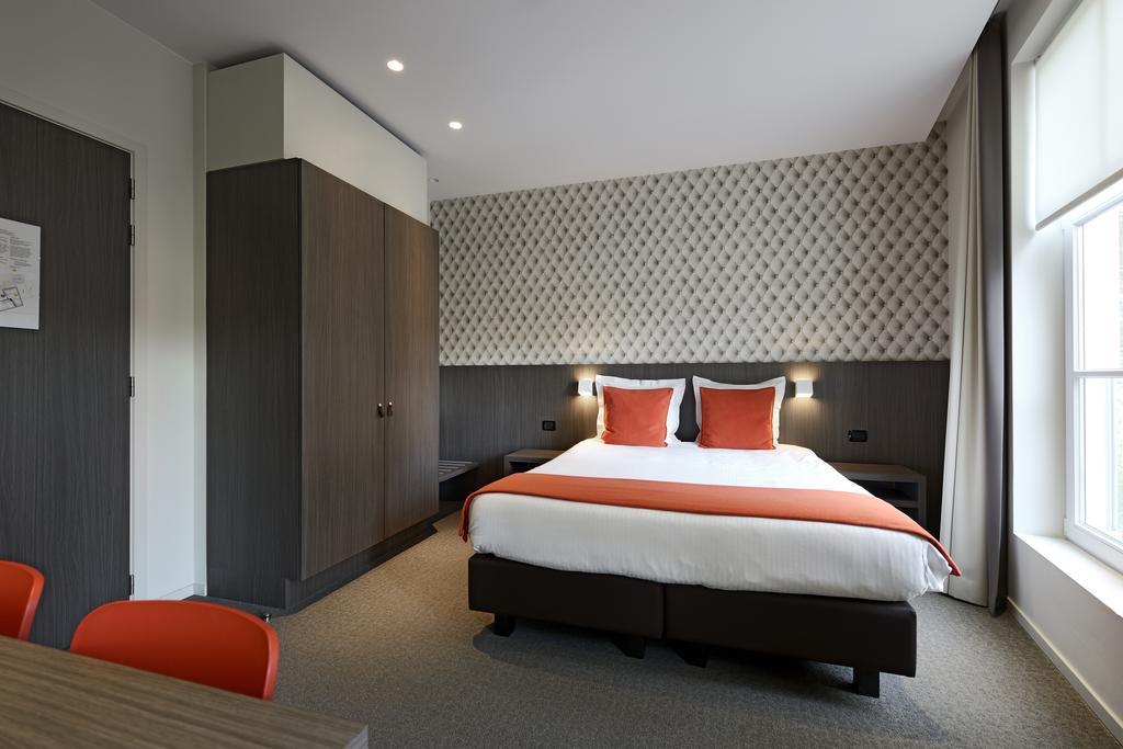 Square Hotel Кортрейк Экстерьер фото
